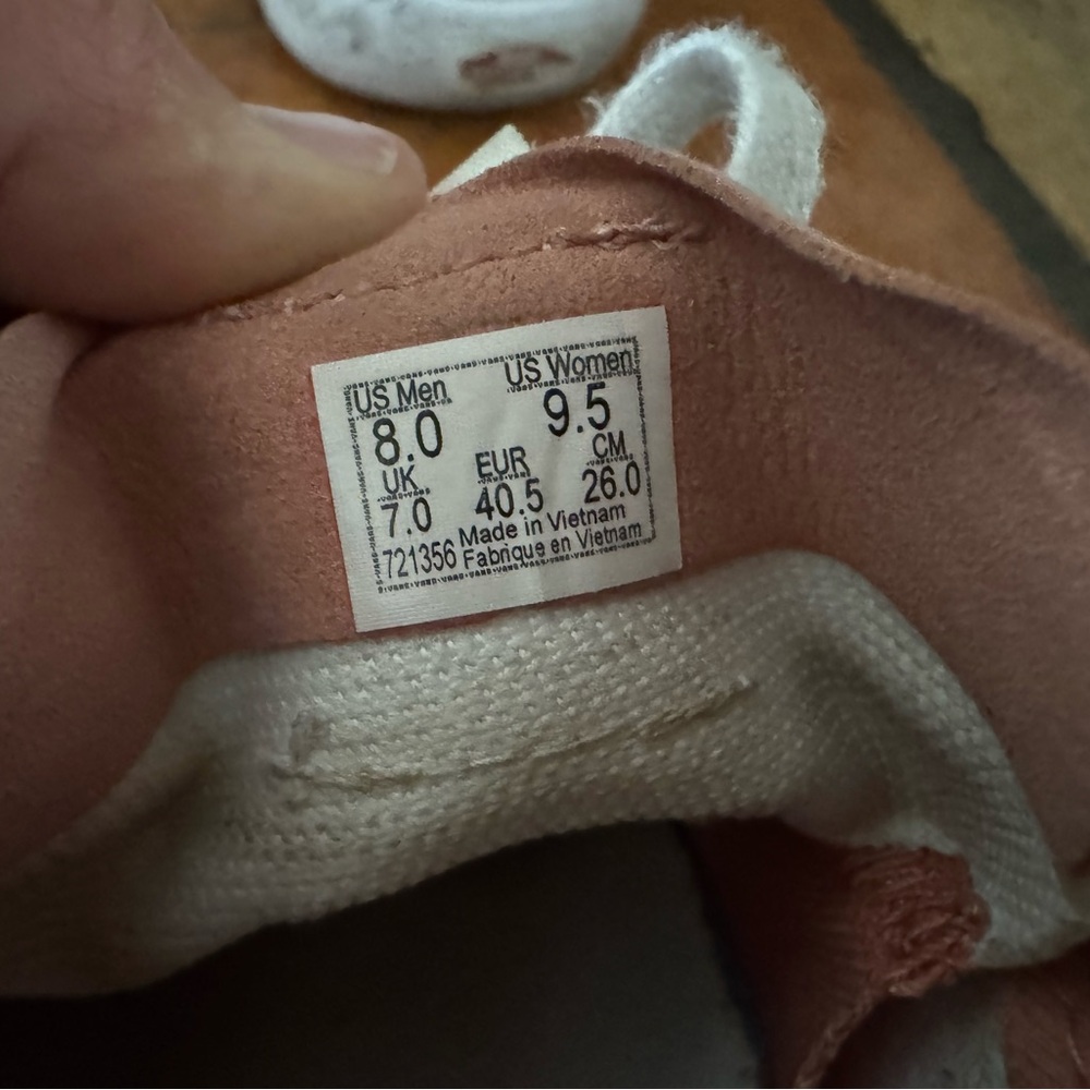 Vans Ultarange. Men’s 8. Women’s 9.5.